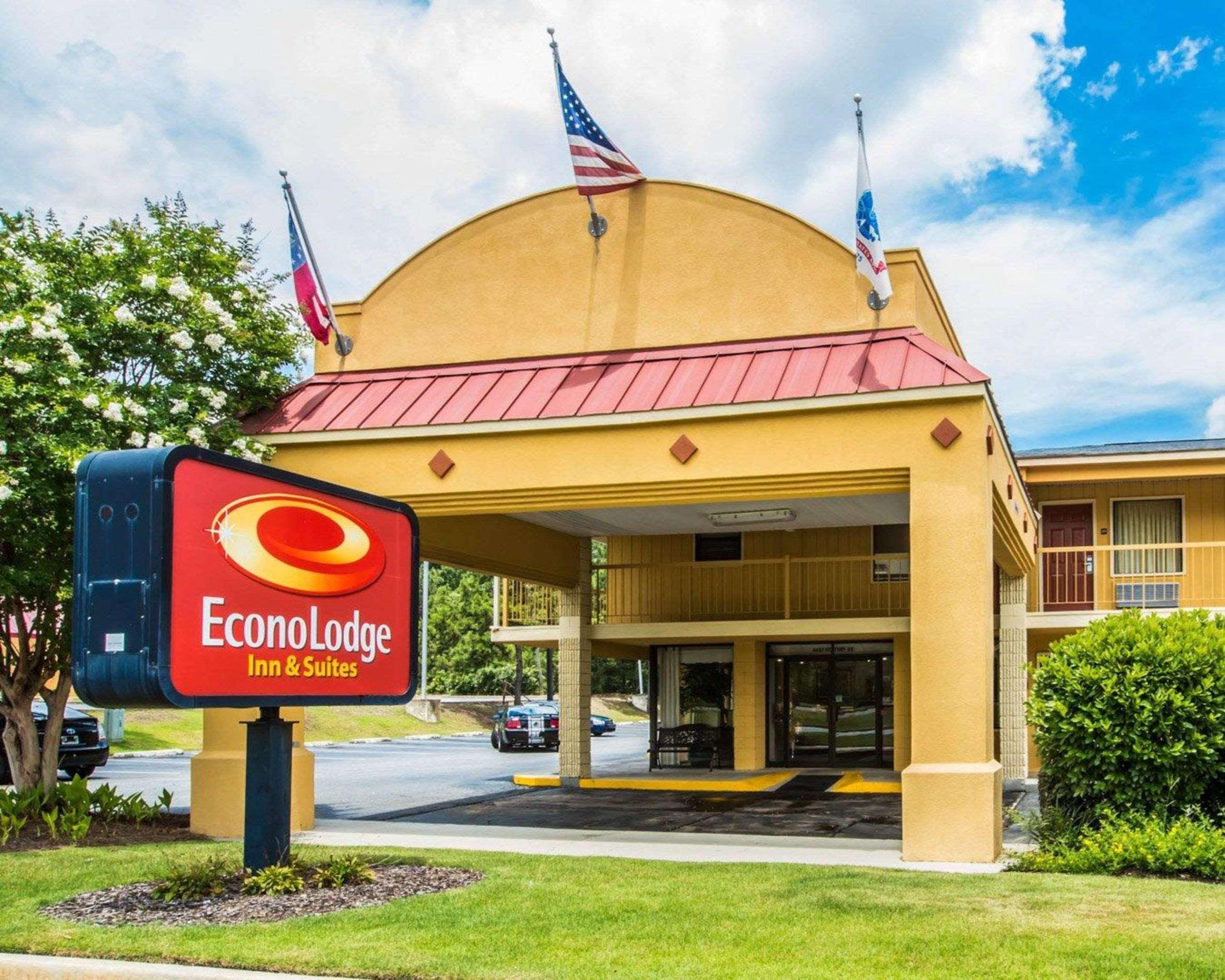 Econo Lodge Inn & Suites At Fort Moore Columbus Bagian luar foto
